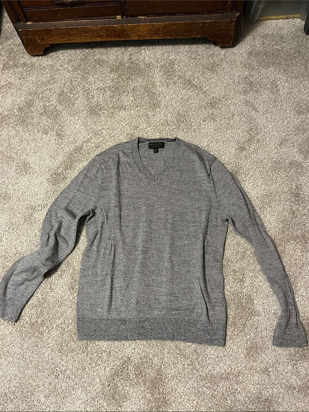 Banana Republic Men's Gray V-Neck Sweater